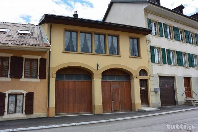 Maison villageoise contiguë de deux apparteme