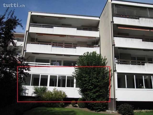 4 1/2-Zimmerwohnung mit verglastem Balkon und