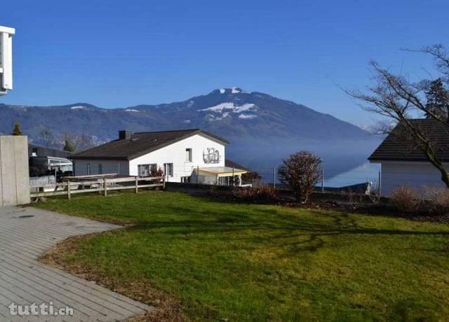 Traumhaus am See mit Bergpanorama