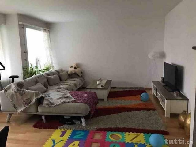 Schöne Zentrale 4 1/2 Zimmer Wohnung in Glatt