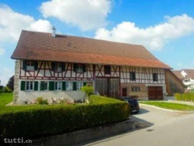 4 1/2-Zimmerwohnung mit Carport, grossen Gart