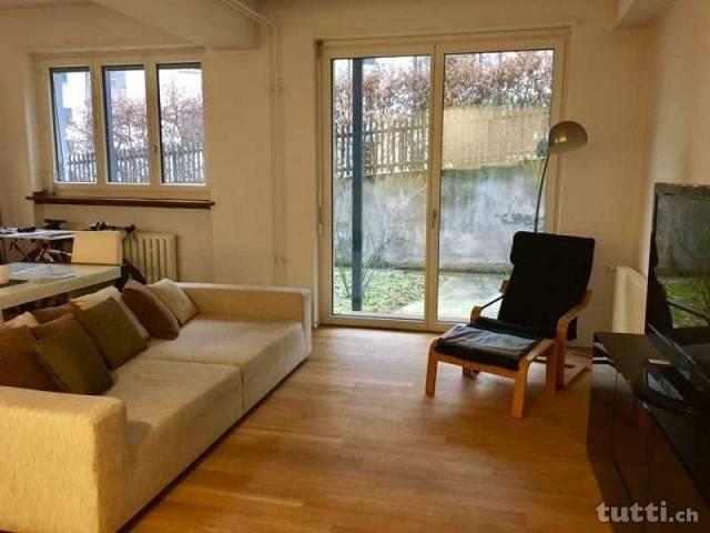 Modern renovierte 2.5 Zimmer-Wohnung im Zürch