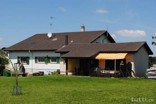 Maison dans la campagne avec piscine et jacuz