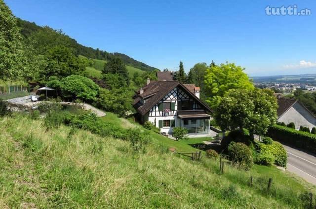 Riegelhaus mit Schwimmteich und Weitblick übe