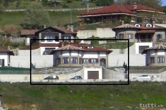 Grosszügige Villa in Alba Piemont