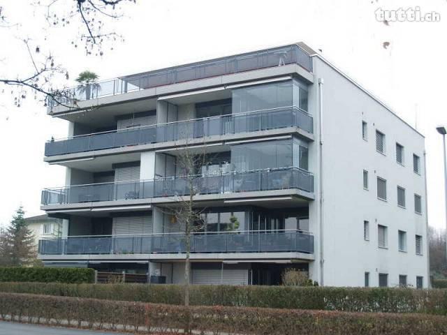 Top; moderne Wohnung mit hochstehendem Innena