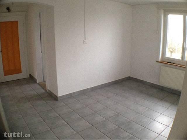 3.5 Zimmer + Mansarde + Balkon + Parkplatz +