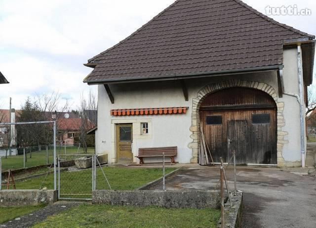 Maison de village avec grand garage et espace