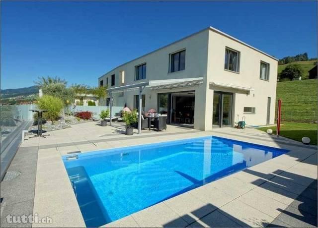 exklusives Einfamilienhaus mit Swimmingpool