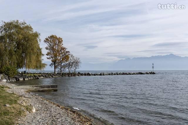 Face au lac Magnifique parcelle avec maison à