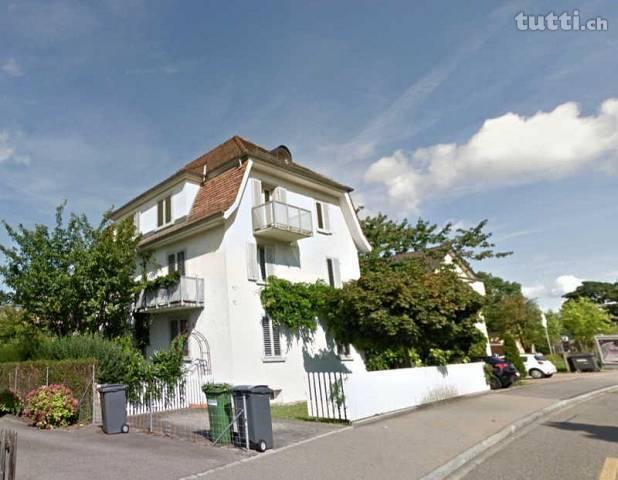 Wohnung mit Charme in Dreifamilienhaus