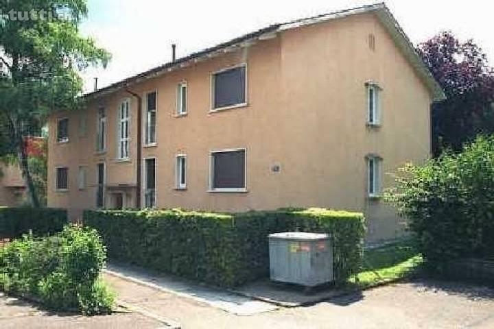 Hübsche Wohnung mit Balkon