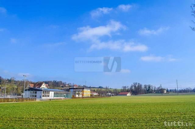 ZWEI GARTENSITZPLÄTZE UND AUSSICHT INS GRÜNE