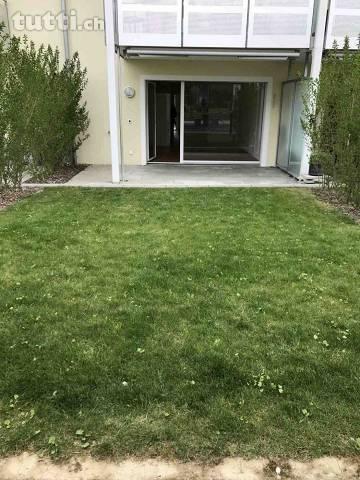 Moderne 2 1/2 Zimmerwohnung mit Gartensitzpla