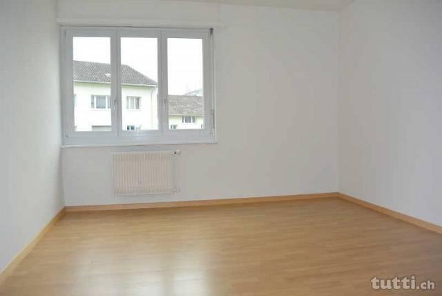 Schöne, helle 3.5 Zimmerwohnung nahe Bushalte