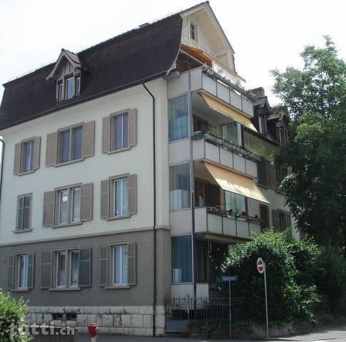 teilrenovierte Altbauwohnung