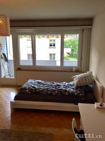 Grosses Zimmer mit eigenem Balkon in 2er WG