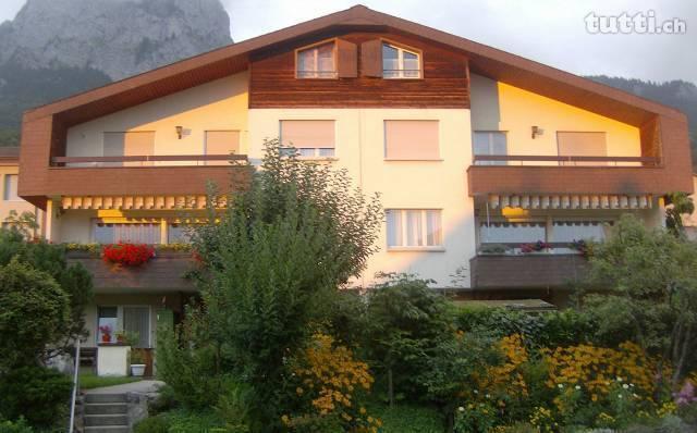 grosse, teils neurenovierte 1 Zimmerwohnung