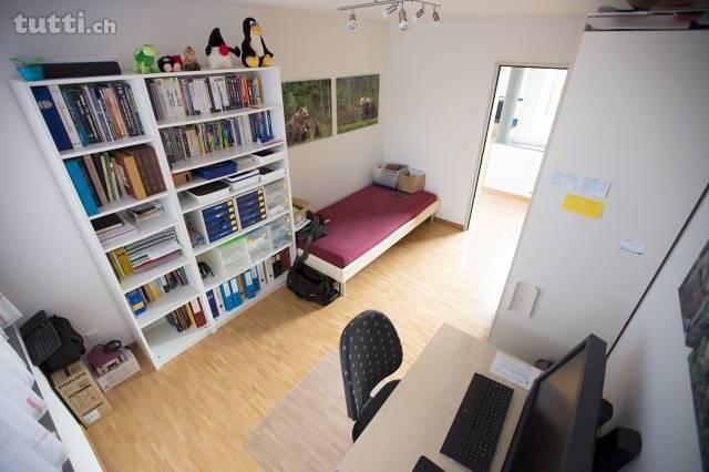 Helles Zimmer in moderner Wohnung