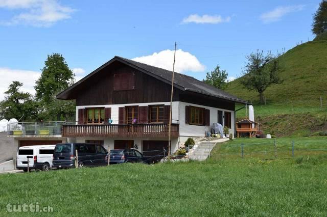 Einfamilienhaus mit Balkon und Terrasse im Gr