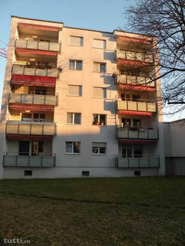 Helle Singlewohnung mit Balkon in der Nähe vo