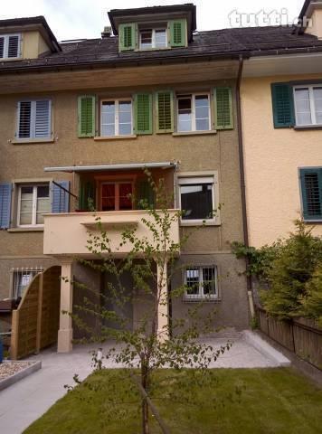 Zu vermieten Reihen-EFH mit Balkon und Garten