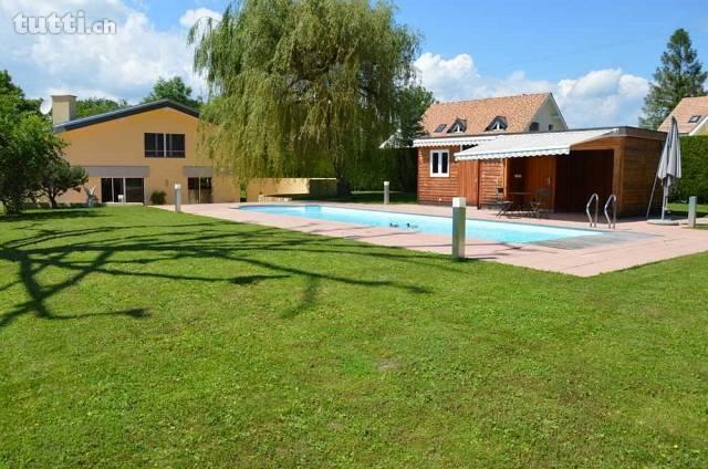 Lumineuse propriété avec piscine chauffée