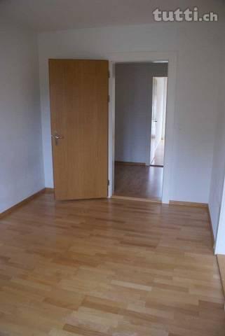 Sehr schöne 4-Zi-Wohnung in gepflegtem Altbau