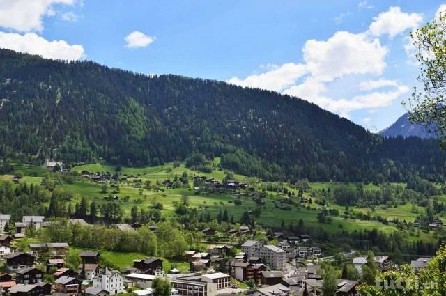 2 Zimmer Wohnung mit schöner Bergsicht in Fie