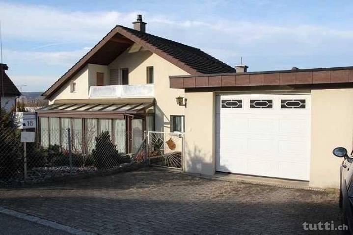 freistehendes Einfamilienhaus mit Wintergarte