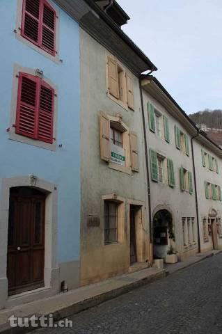 Charmante maison mitoyenne dans la cité médié