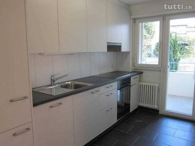 Frisch renovierte elegante 4-Zimmerwohnung mi