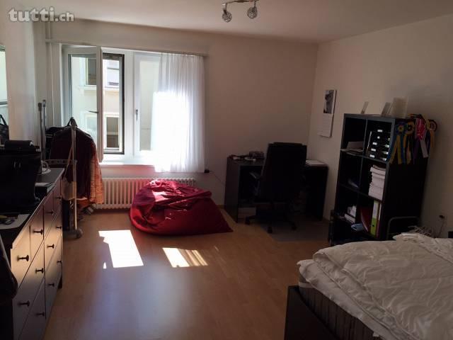 Grosszügiges WG-Zimmer in 4.5 Zimmerwohnung