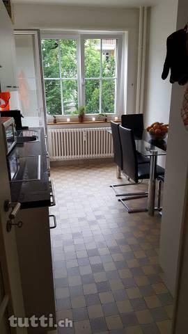 SUCHE NACHMIETER FÜR 3 ZIMMER WOHNUNG