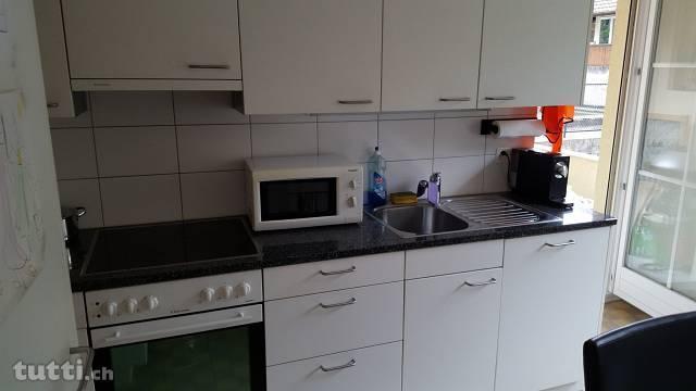 SUCHE NACHMIETER FÜR 3 ZIMMER WOHNUNG