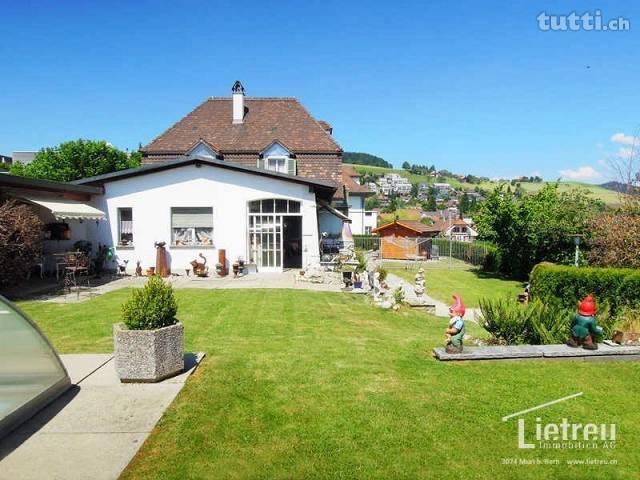 Grosszügiges Landhaus mit Stil und schönem Um