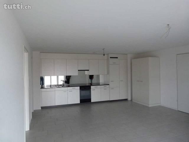 2 1/2 Zimmer-Wohnung mit grossem Balkon 14m2