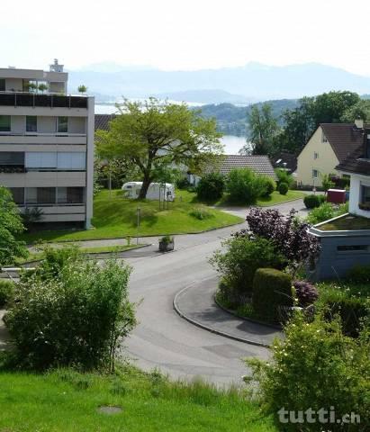 Nette ruhige 21/2 Zimmer Wohnung mit Aussicht