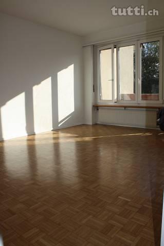 Schöne, grosse und helle 3.5 Zimmer Wohnung