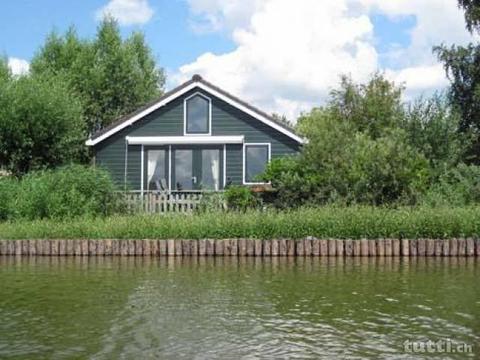 Idyllisches Ferienhaus am See in Holland