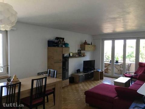 schöne, helle 3,5 Zimmer Wohnung per 01/09 zu