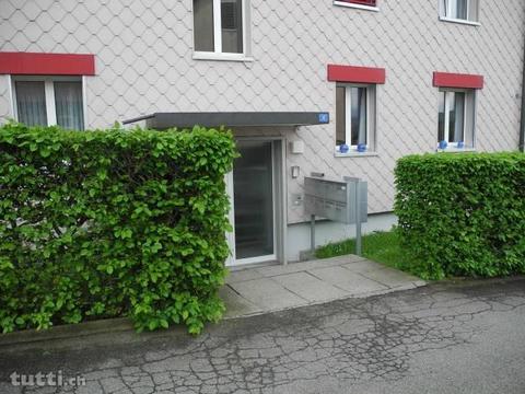 preiswerte schöne 4 Zimmer Wohnung