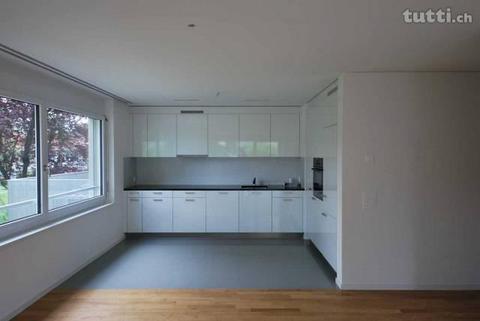 Schöne 3.5-Zimmerwohnung mit 77.8m² im 1.OG z