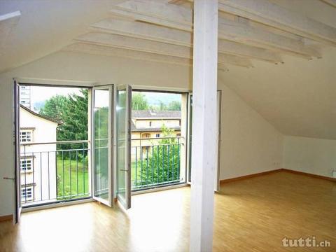 Super 2,5-Z-Dachwohnung (ca. 90 m2), direkt b