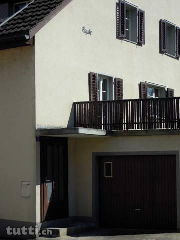 4 1/2 Zimmer Haus mit Terrasse , Balkon und z