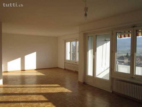 Renovierte 5,5-Zimmerwohnung an sonniger, zen