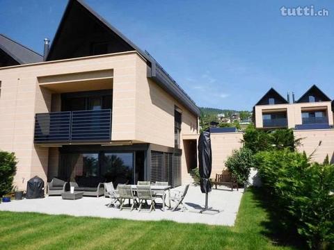 Belle villa jumelle moderne avec vue lac, Alp