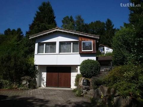 kleines Haus in Rhein nähe, ca. 50 Meter vom