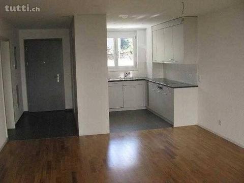 helle 3.5 Zimmer-Wohnung mit grosszügigem Bal