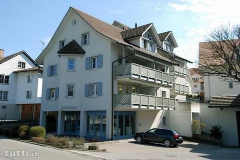 Grosszügige Wohnung im Zentrum von Bonstetten